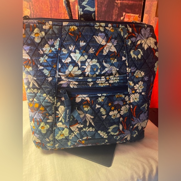 Vera Bradley Multicolor flower patter crossbody purse - Picture 5 of 6